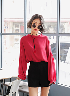 HarfNeckLooseFitBlouse