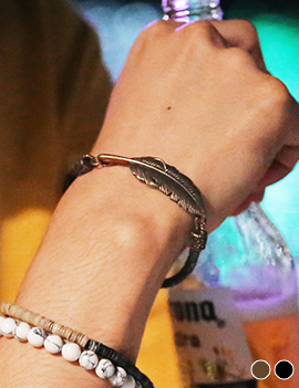 MetalLeafLeatherBracelet