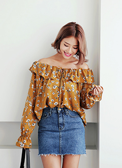 PuritanCollarRibbonTieFloralOffShoulderBlouse
