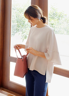 LooseFitSlitBlouse