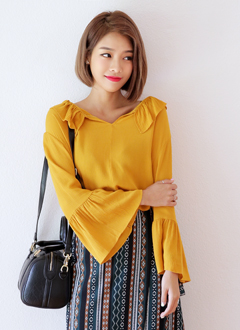 V-neckRuffledSleeveBlouse