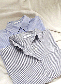 SideVentPinstripeLooseFitShirt