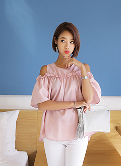 RuffleColdShoulderBlouse