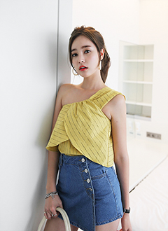 LinenOneShoulderRuffleBlouse