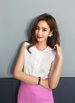 SleevelessBlouseWithPearls