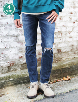 KneeCuttingWashedDenimJean