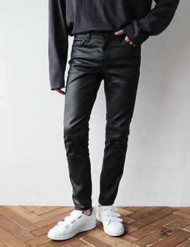SimpleCoatingBlackPants