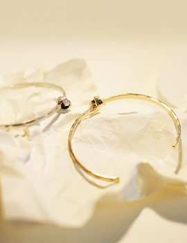 TwistDetailMetalBRACELET