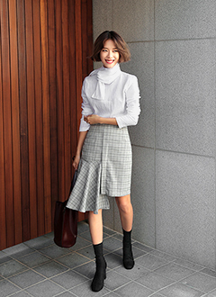 UnevenHemCheckedSkirt