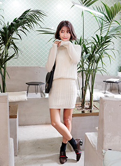 CableKnitCroppedSweaterAndSkirt