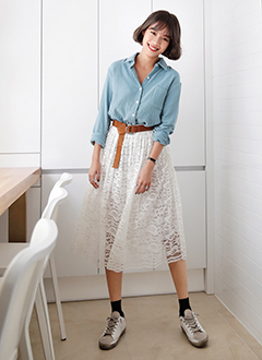 BackElasticzedLaceMidiSkirt
