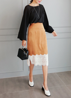 LaceHemMidiSkirt