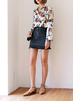 FrayedHemDenimMiniSkirt