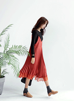 LaceHemSlikyPleatsSleepDress