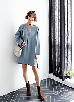V-neckBoxyLongSleeveDress