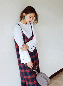 ContrastColorSleevelessDress