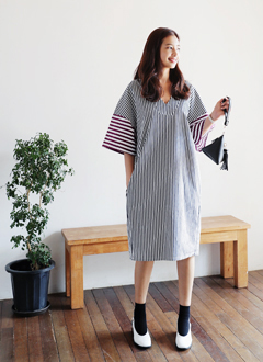 ContrastStripeDress