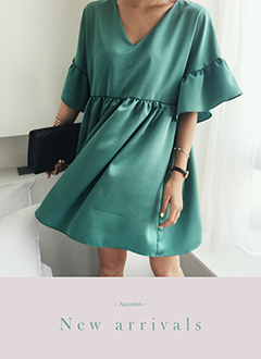 V-neckSilkyBabyDollMiniDress
