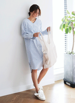 V-neckStripedCuffsDress