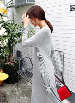 SideRibbonRoundNeckDress