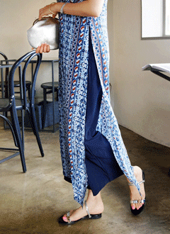 DeepSlitPrintedDress
