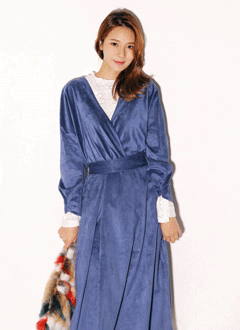V-neckSuedeDressWithStrapBelt