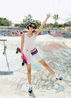 FitAndFlareSleevelessDress-Xe