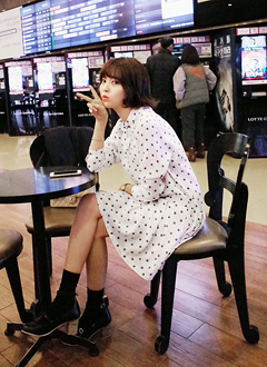 DotPatternRibbonNeckPointDress