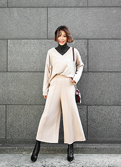 ElasticWaistbandWideLegKnitPants