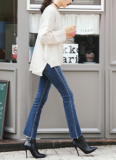 WashedBootsCutJeans