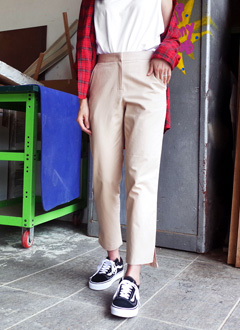 StraightFitPants