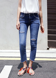 DistressedSkinnyJean