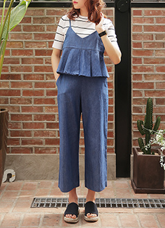 SleevelessTopAndPantsSet