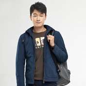 Camel駱駝男裝秋季新款時尚連帽純色休閑散口袖旅行夾克衫外套D6F110816