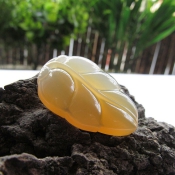 精美純天然冰彩玉髓俏色大葉子掛件