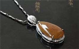 18K白金鑲鉆翡翠掛件--老坑冰糯種黃翡均色細潤晶瑩精致鑲嵌吊墜