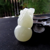 精美細膩天然和田玉青白葫蘆吊墜