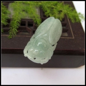 翡翠豆綠鳴蟬(一鳴驚人)吊墜