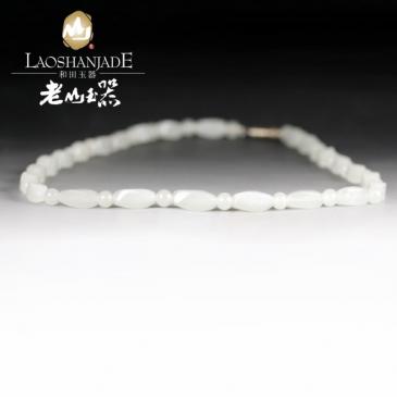 和田玉羊脂玉項(xiàng)鏈扭形項(xiàng)鏈別致秀麗