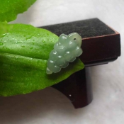 天然翡翠油青冰底葡萄掛件