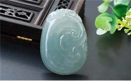 天然翡翠掛件--老坑冰種淺綠均色細膩潤澤雙面精雕如意