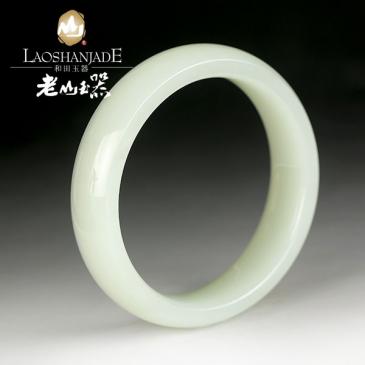 和田玉青白玉手鐲扁圓環形溫潤美觀