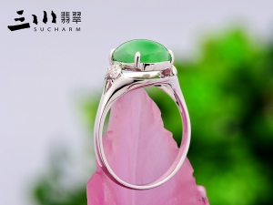 18K白金鉆石糯種天然A貨翡翠蛋面戒指