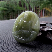 大氣潤透淺青碧色和田玉觀音掛件