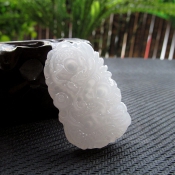 天然阿富汗白玉精美龍牌