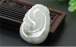 天然翡翠掛件--老坑冰糯種黃翡飄花瑩潤細膩雙面精雕如意