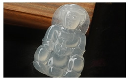 天然翡翠掛件--老坑冰種清雅瑩白均色細膩極均勻水潤晶瑩圓潤厚實雙面精雕靜雅慈悲觀音