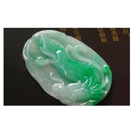 天然翡翠掛件--老坑冰糯種清雅陽綠飄花細潤晶瑩雙面精雕龍魚潛海