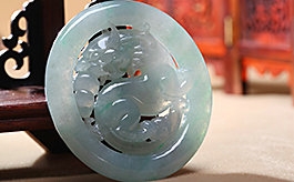 天然翡翠掛件--老坑冰種淺綠均色細潤晶瑩大氣精雕麒麟圓佩