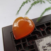 精致純天然巴西紅瑪瑙冰瑩水潤(rùn)心形吊墜